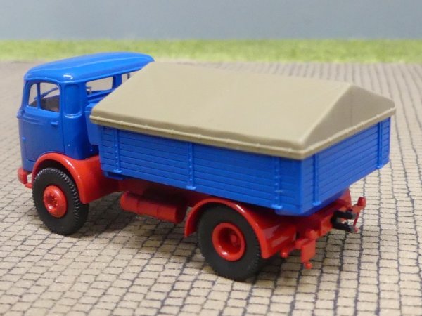 1/87 Brekina MB 328 Zugmaschine mit Pritsche blau/rot