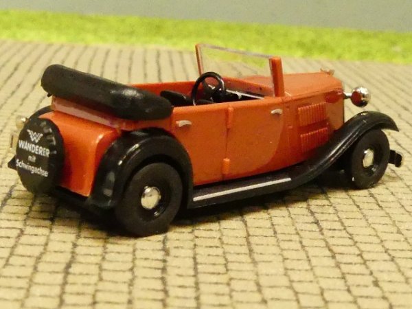 1/87 Brekina Wanderer Cabrio braunrot, Kotflügel schwarz # 01