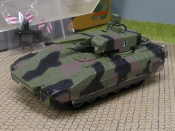 1/87 Herpa Schützenpanzer Puma dekoriert 745437