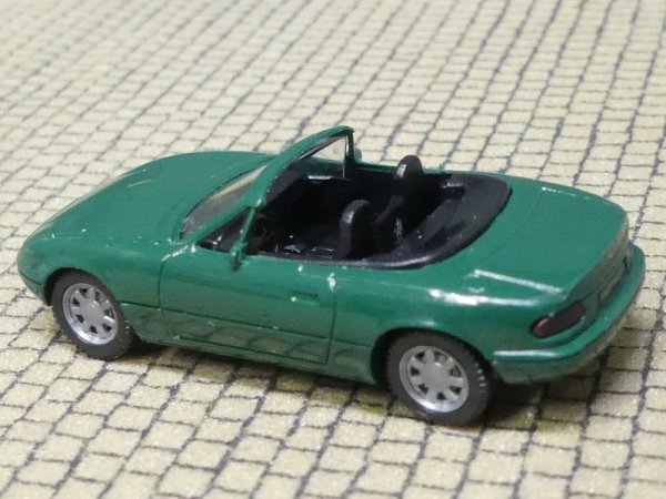 1/87 Wiking Mazda MX 5 Cabriolet grün 188 03