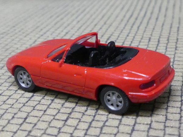 1/87 Wiking Mazda MX 5 Cabriolet rot 188 01