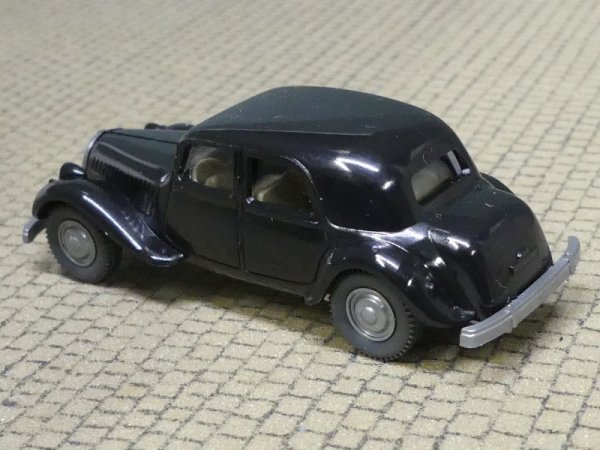 1/87 Wiking Citroen 15 Six schwarz 822 01