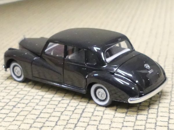 1/87 Wiking MB 300 schwarz 836 01
