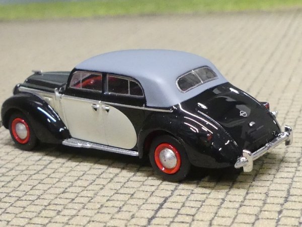 1/87 Brekina Opel Admiral, schwarz/grau 1938, 20459