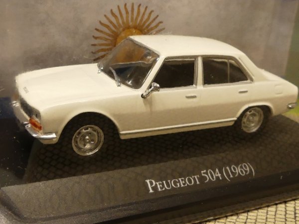 1/43 Peugeot 504 1969 weiß