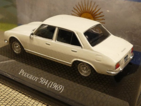 1/43 Peugeot 504 1969 weiß