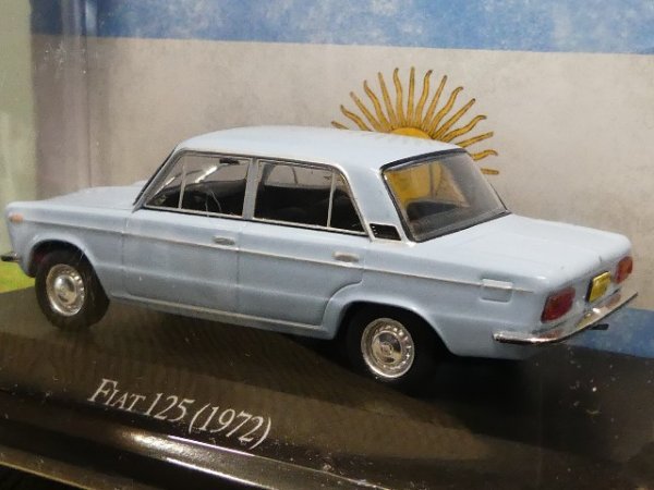 1/43 FIAT 125 hellblau 1972