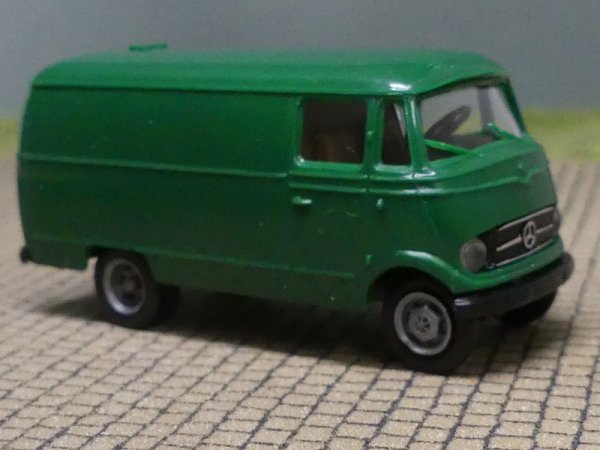 1/87 Brekina MB 319 dunkelgrün Kasten 3600