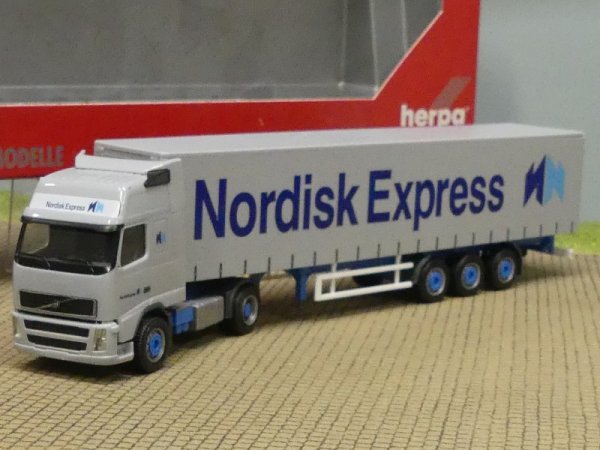 1/87 Herpa Volvo GL XL Nordisk Express Gardinenplanen-Sattelzug 150613