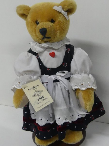 Bing Teddybär ca. 30cm Classic Collection mit Trachtenkleid