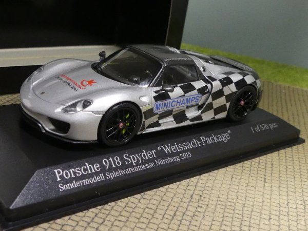 1/43 Minichamps Porsche 918 Spyder "Weissach-Package" Messe Nürnberg 2015 413 062136