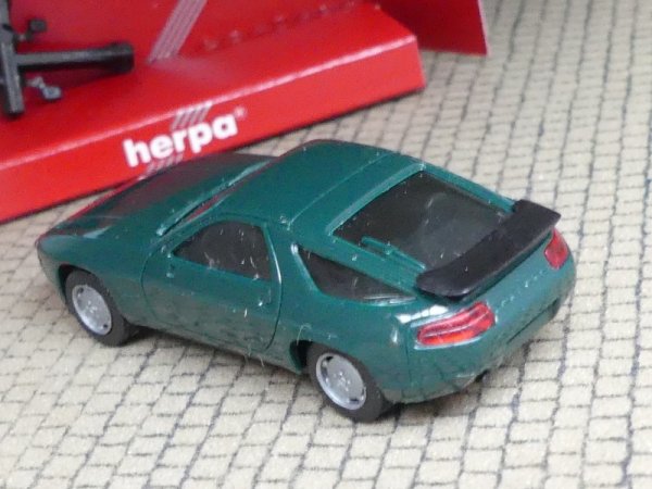 1/87 Herpa Porsche 928 S4 dunkelgrün