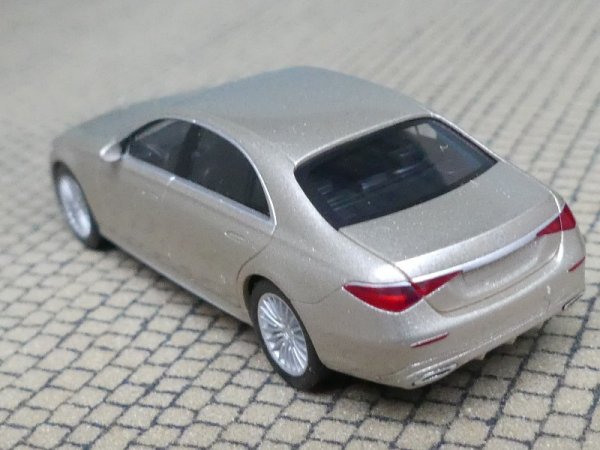 1/87 Herpa MB S-Klasse, kalaharigold metallic 430869-002