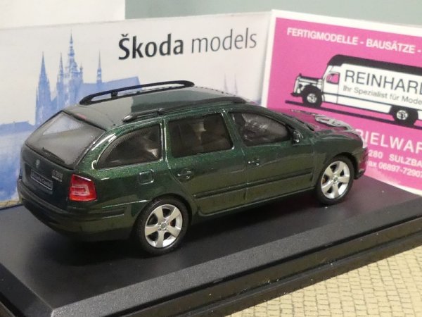 1/43 Abrex Skoda Octavia Kombi grün-metallic A23