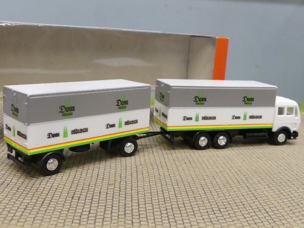 1/87 Herpa Albedo  MB NG Dom Kölsch Koffer-Hängerzug