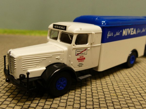 1/87 Brekina Büssing 8000 Nivea für sie für ihn Sondermodell Reinhardt