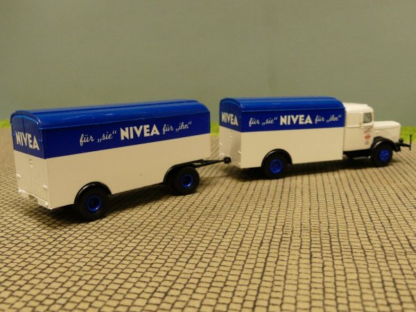 1/87 Brekina Büssing 8000 Nivea für sie für ihn Sondermodell Reinhardt