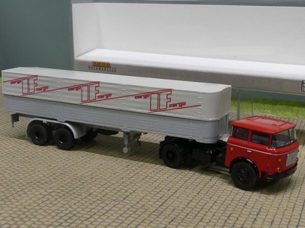1/87 Brekina LIAZ 706 Interflug Cargo Pritsche/Plane 71827