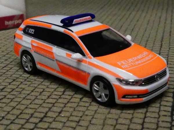 1/87 Herpa VW Passat Variant Feuerwehr Frankfurt 094955