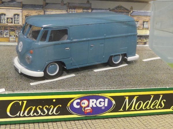 1/43 Corgi VW T1 taubenblau Kasten 109843