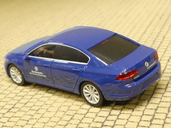 1/87 Herpa VW Passat Limousine Bundeswehr Fuhrpark Service 700733