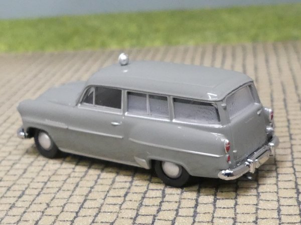 1/87 Brekina Opel Olympia Caravan DRK 20245