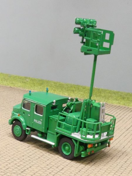 1/87 Brekina MB LA 1113 Polizei Lichtmastwagen hellgrün 47190