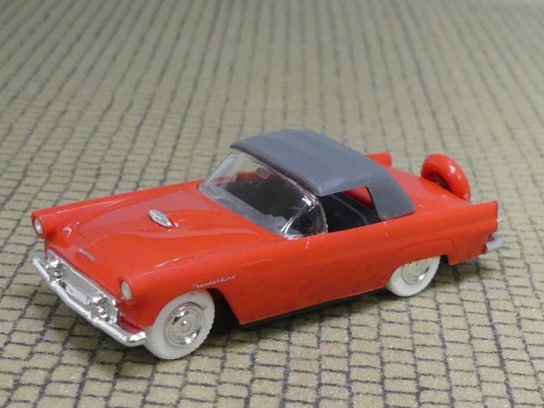 1/87 Busch Ford Thunderbird Cabrio rot geschlossen 5203 Praline
