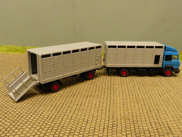 1/87 Wiking Iveco Viehtransport-Hängerzug 565 A