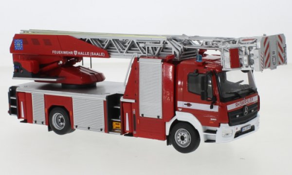 1/43 IXO MB Atego DLA (K) 23/12 Feuerwehr Halle Saale TRF 024S