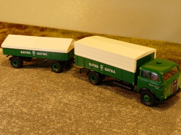 1/87 Brekina MAN BAYWA Planen-Hängerzug 7820