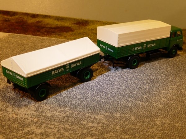 1/87 Brekina MAN BAYWA Planen-Hängerzug 7820