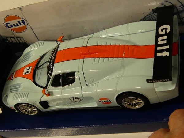 1/24 Motor Max Maserati MC 12 Corsa #74 Gulf Series 79643