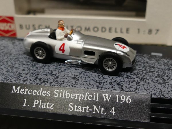 1/87 Busch MB Silberpfeil + Fahrerfigur J.Fangio 47002