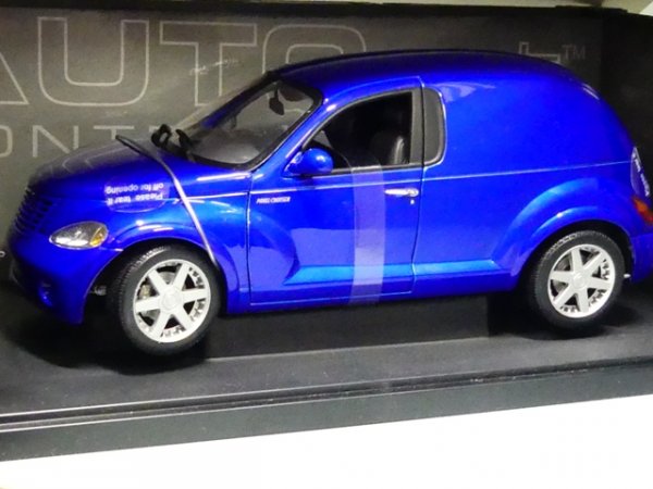 1/18 AUTOart Chrysler PT Panel Cruiser blaumetallic 71531