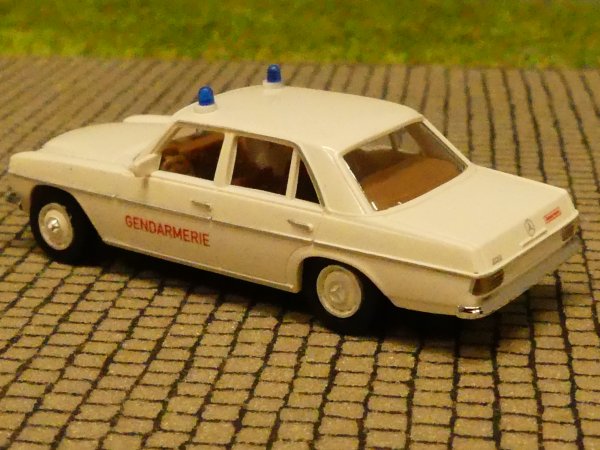 1/87 Brekina MB /8 Gendarmerie Österreich A, Felgen in Wagenfarbe
