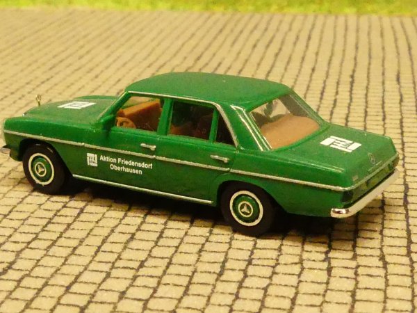 1/87 Brekina MB /8 Friedensdorf grün, Felgen in Wagenfarbe