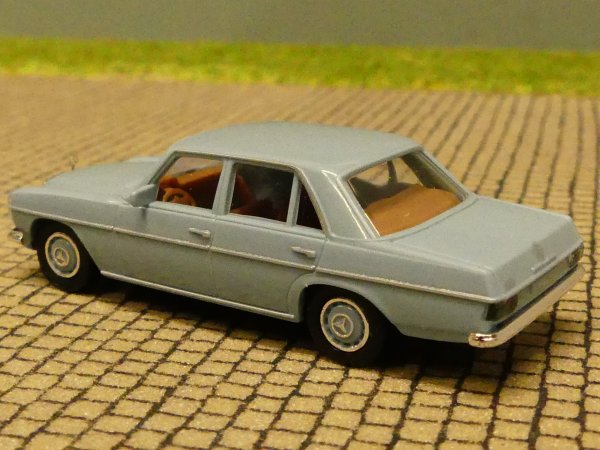 1/87 Brekina MB /8 hellblau, Felgen in Wagenfarbe 23500