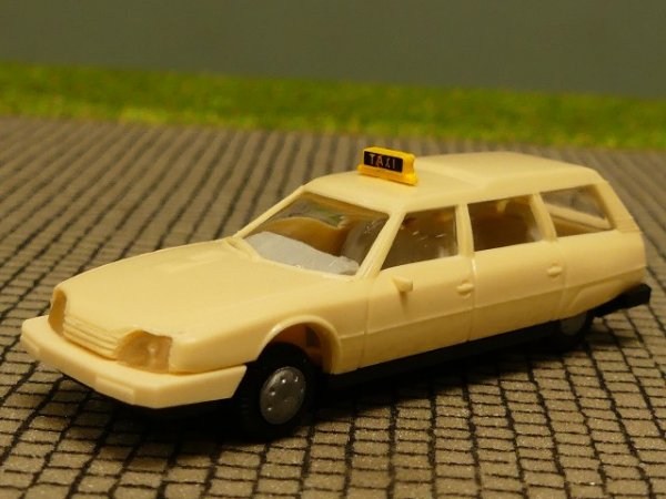1/87 Busch Praline Citroen CX Break Taxi 83302