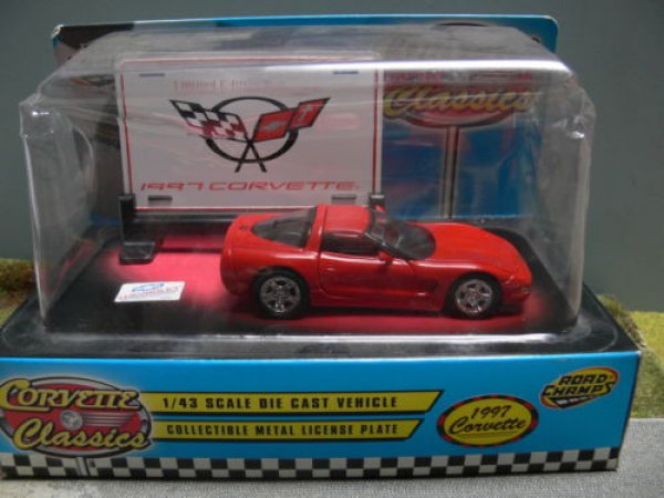 1/43 YatMing Road Champs Chevrolet Corvette 1997 rot 64003