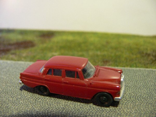 1/87 Brekina MB 190 rot