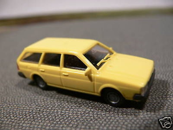 1/87 Euromodell VW Passat Variant hellgelb