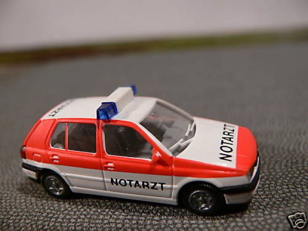 1/87 Wiking VW III Golf Notarzt 071 18