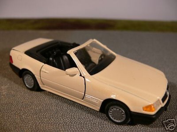 1/43 Gama Mercedes Benz SL Coupé hellbeige 81137
