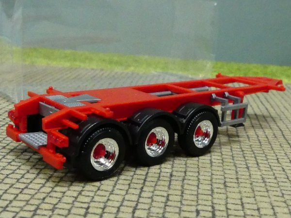 1/87 Herpa 26ft Container Auflieger Chassis rot Felgen chrom rot