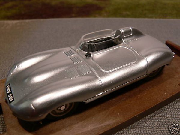 1/43 Brumm r148 Jaguar D- Type silber (1954- 1960)
