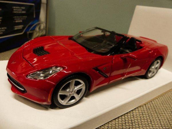 1/24 Maisto Corvette Stingray Convertible rot 31501