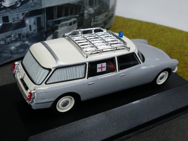 1/43 Atlas Citroen ID 19 Ambulance Collection
