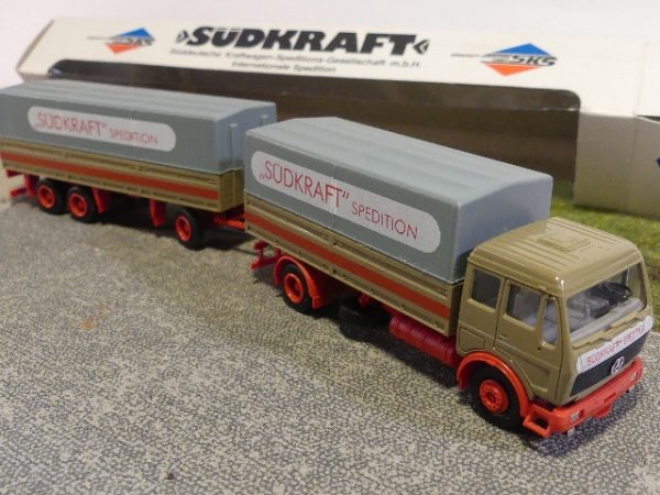 1/87 Herpa MB NG SÜDKRAFT Spedition Pritschen Hängerzug #221
