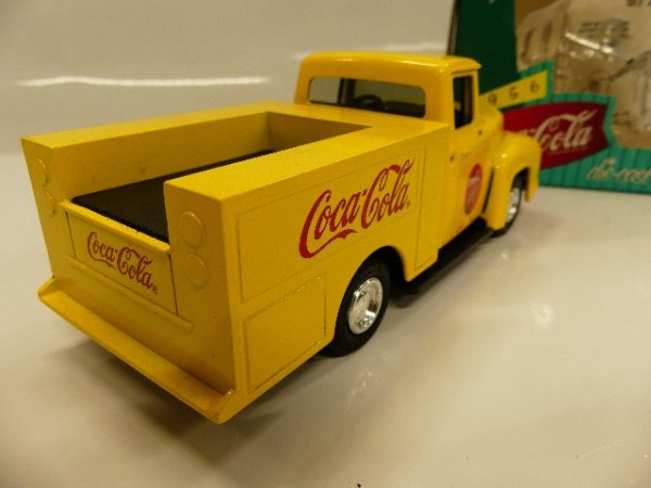 1/24 Die-Cast metal bank Ford Coca-Cola 30600